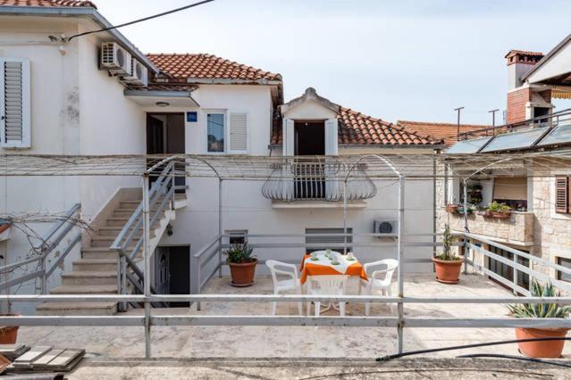 Apartments Lima Lazaneo Jelsa  Bagian luar foto